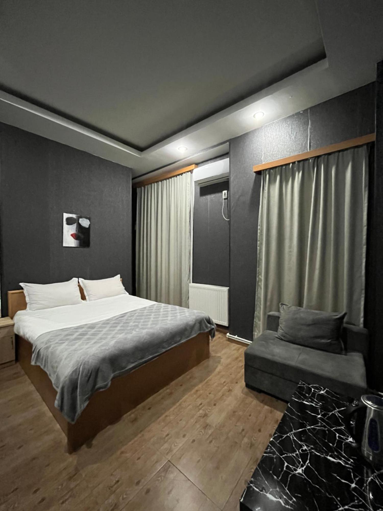 Hotel G&G Tbilisi Esterno foto
