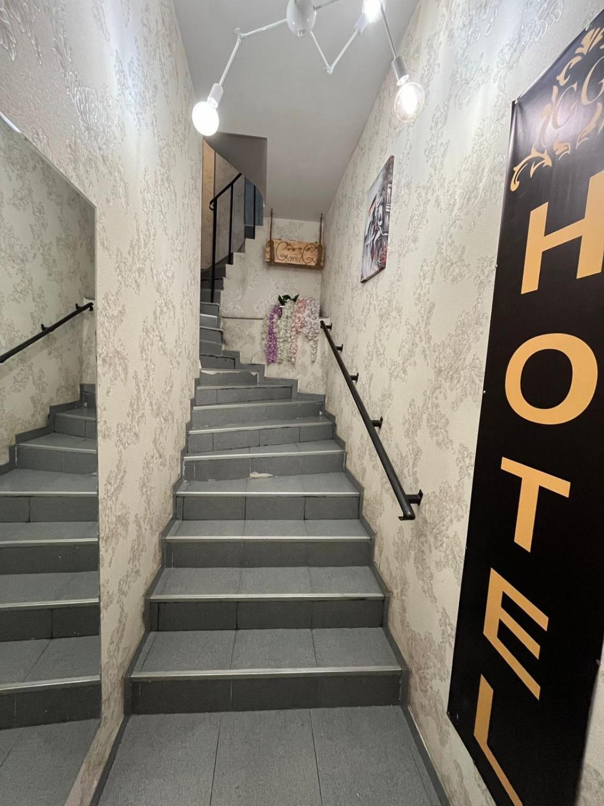 Hotel G&G Tbilisi Esterno foto